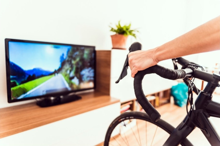 E-cykling på TV med riktig cykel uppkopplad