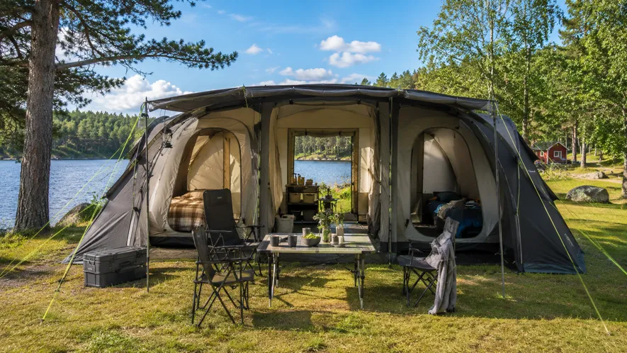 Familjetält med flera rum för camping - rymligt tält med separata sovrum för hela familjen